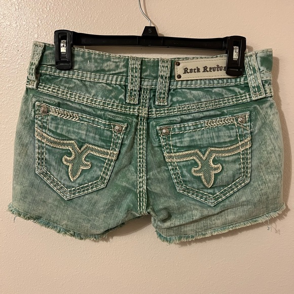 Rock revival Jacklyn cut off short - Picture 2 of 3